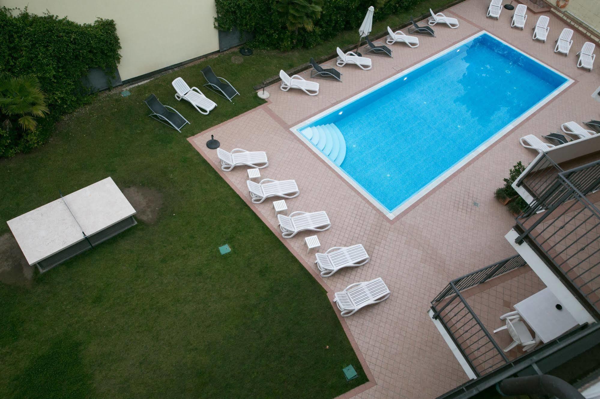 Residence Garda Palace Peschiera del Garda Exterior foto